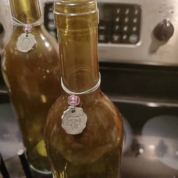 Vintage yankee Candle 3 Green Glass wine candle holders on stilts for vo… - Picture 5 of 7